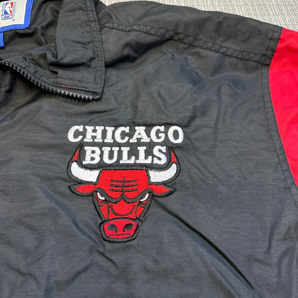 Vintage Chicago Bulls Windbreaker Jacket Mens XL Black Red NBA First Pick Sports
